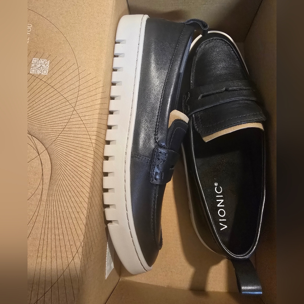 Vionic Uptown Loafer - Picture 5 of 6